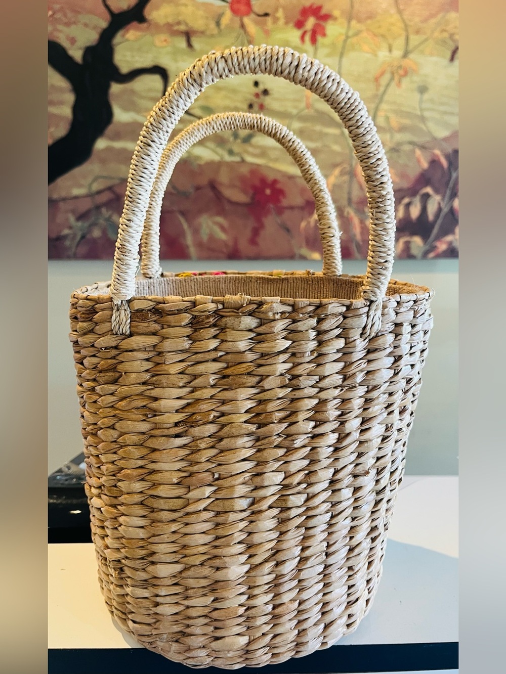 Handwoven Multicolor Floral Straw Tote Handheld Bag. 🌺🌿 🌼 - Picture 2 of 4